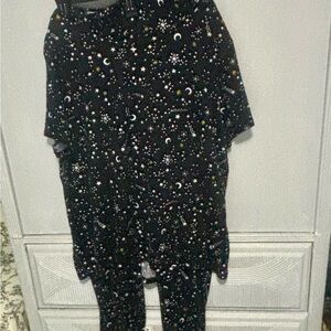 Black Star and Moon Patterned Pajama Set